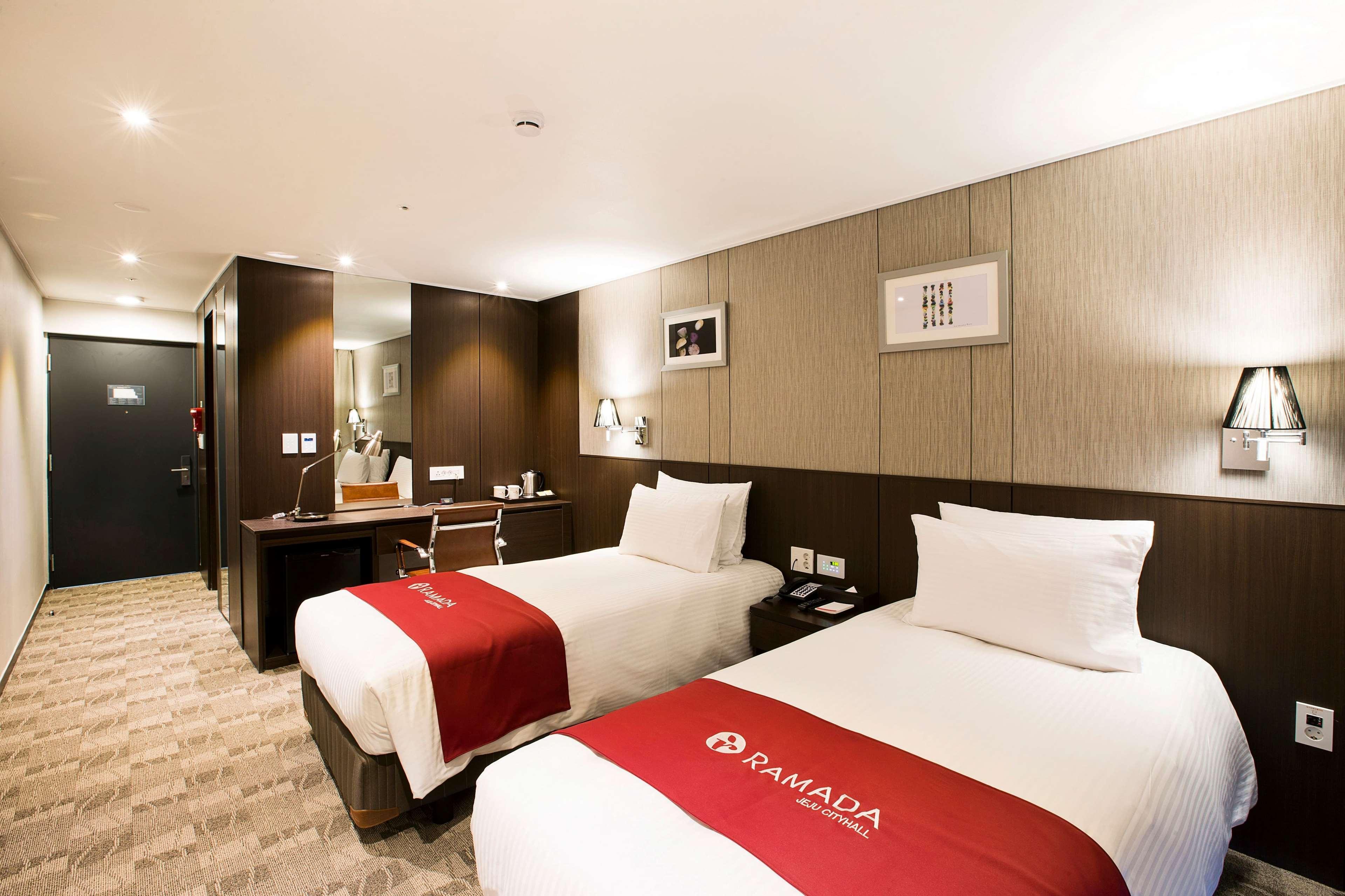 Ramada By Wyndham Jeju City Hall Exteriér fotografie