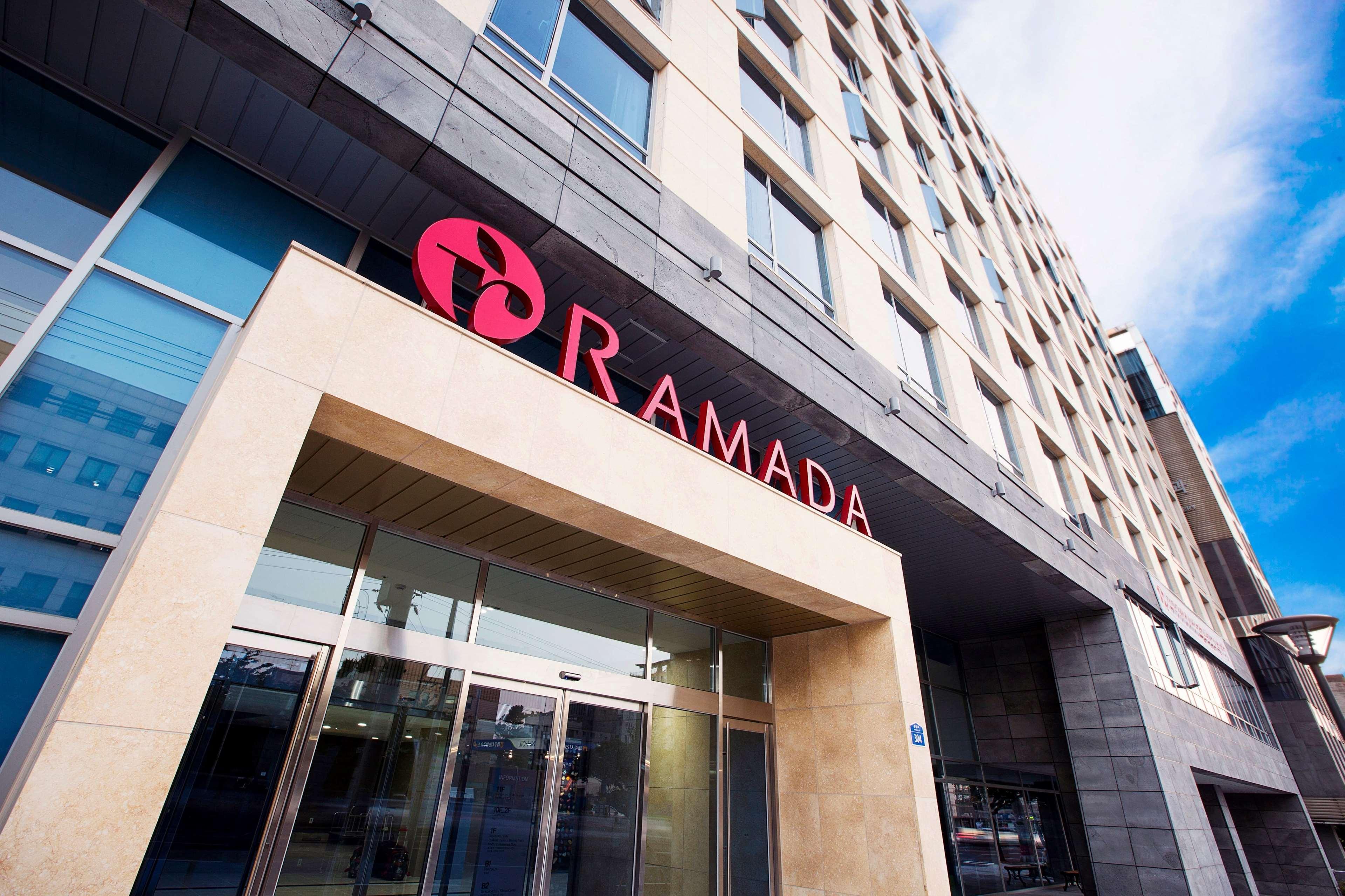 Ramada By Wyndham Jeju City Hall Exteriér fotografie