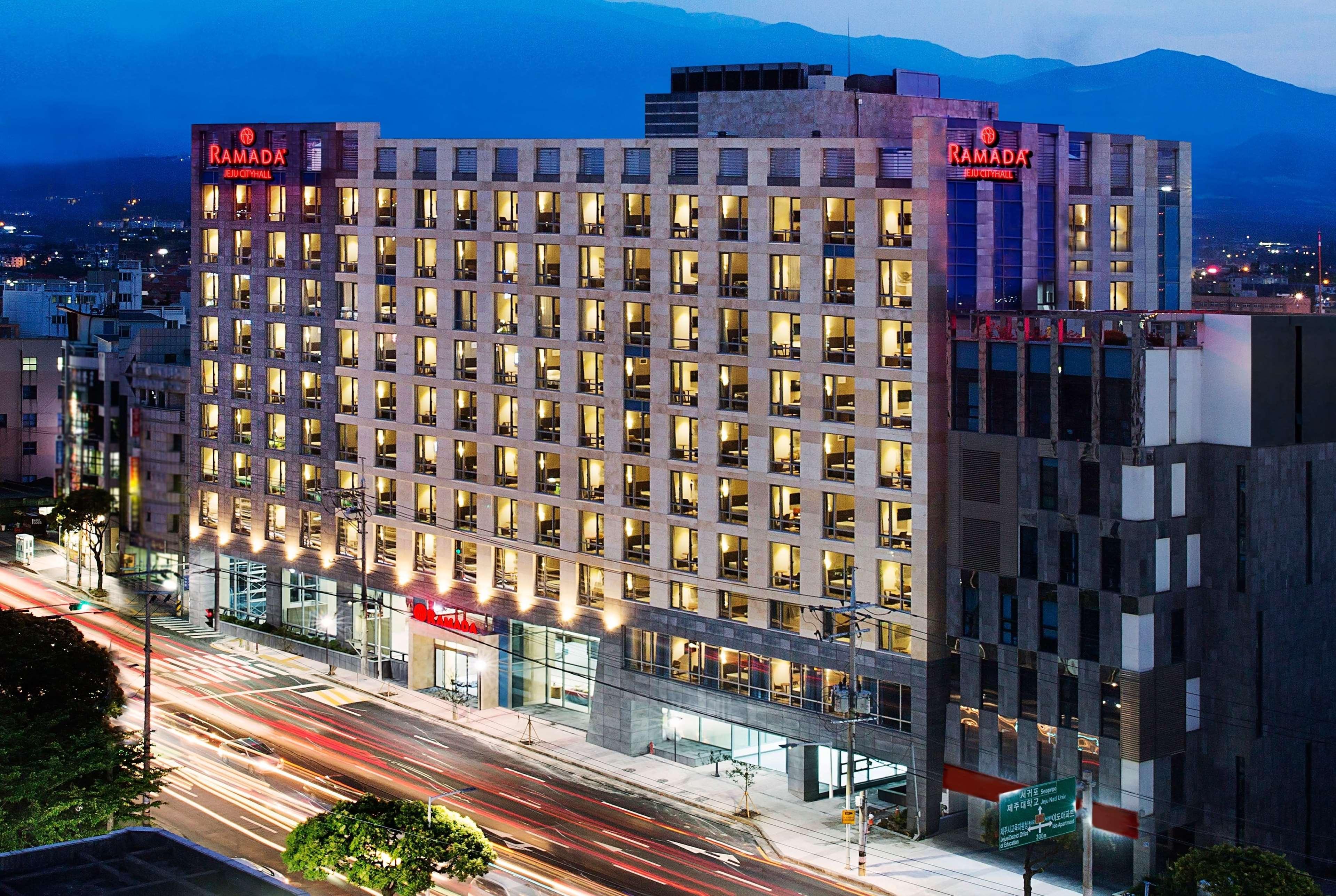 Ramada By Wyndham Jeju City Hall Exteriér fotografie