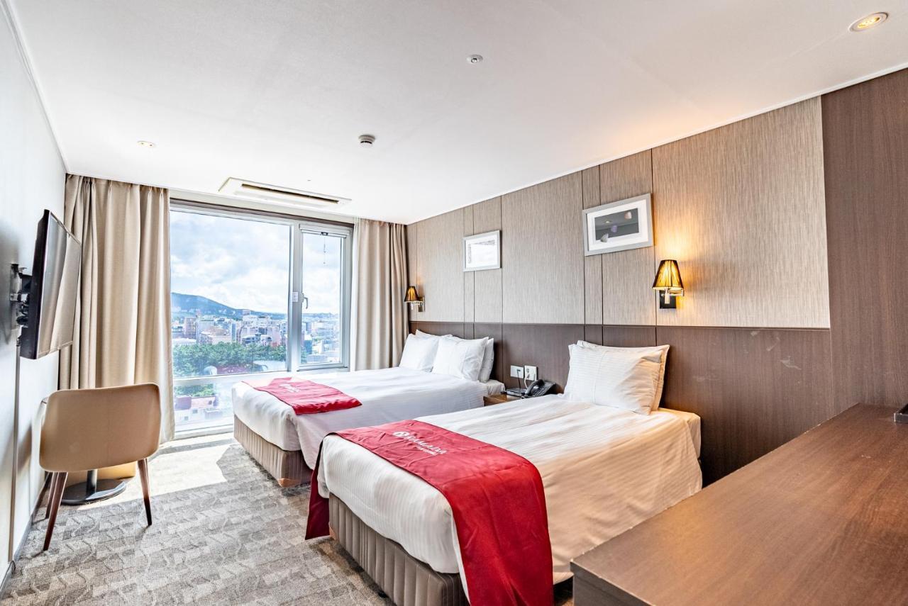 Ramada By Wyndham Jeju City Hall Exteriér fotografie