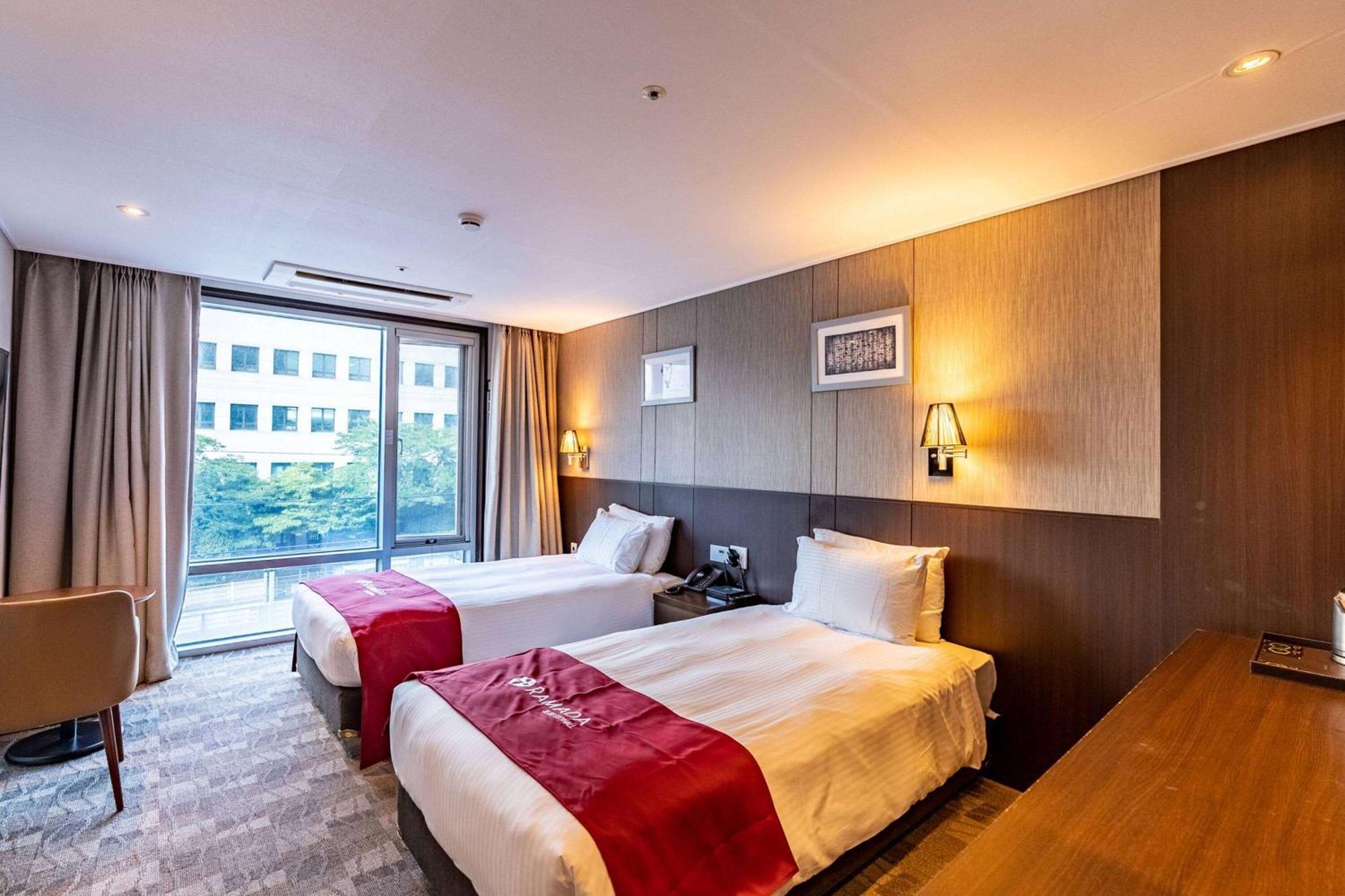Ramada By Wyndham Jeju City Hall Exteriér fotografie