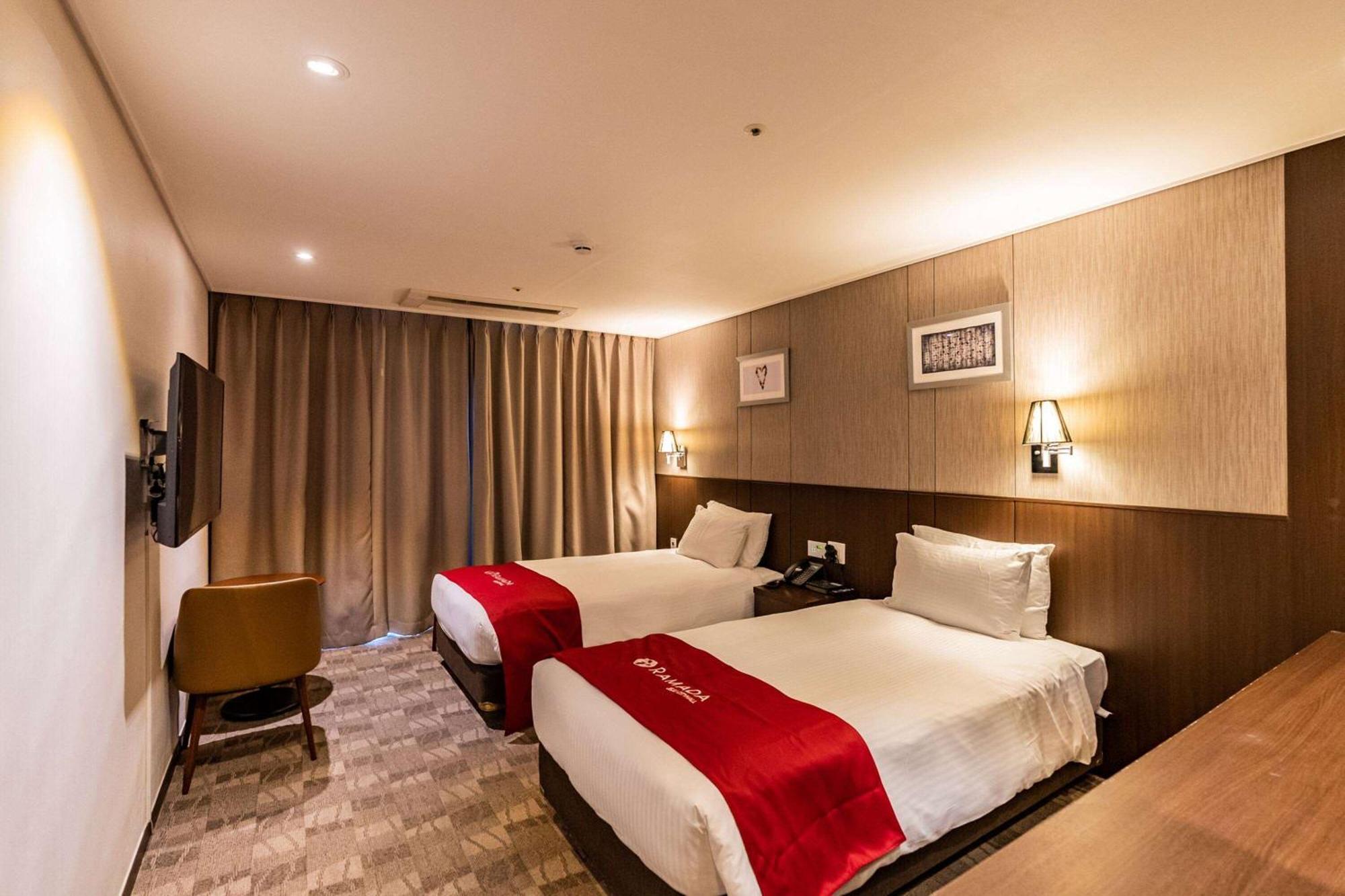 Ramada By Wyndham Jeju City Hall Exteriér fotografie