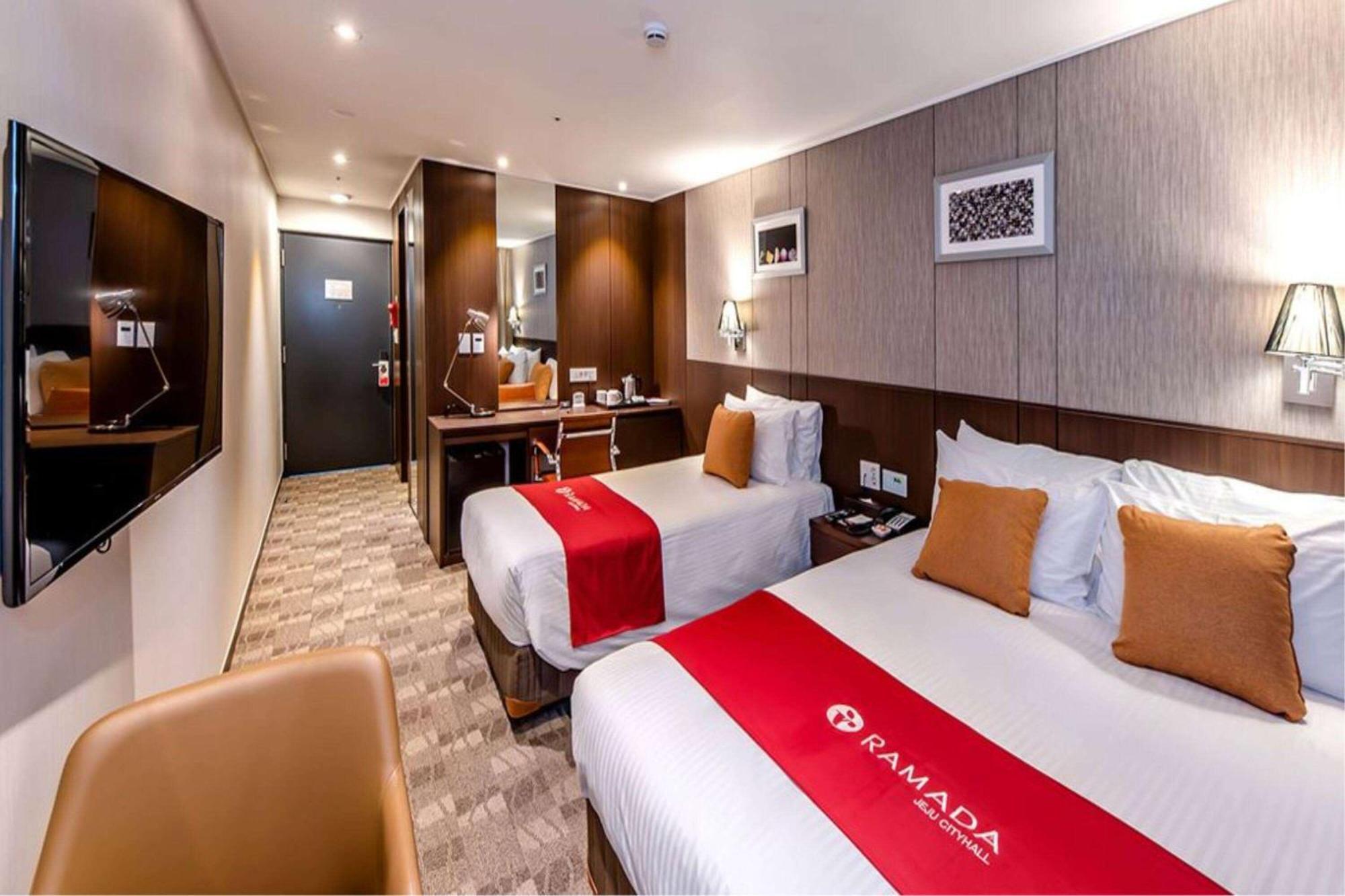 Ramada By Wyndham Jeju City Hall Exteriér fotografie